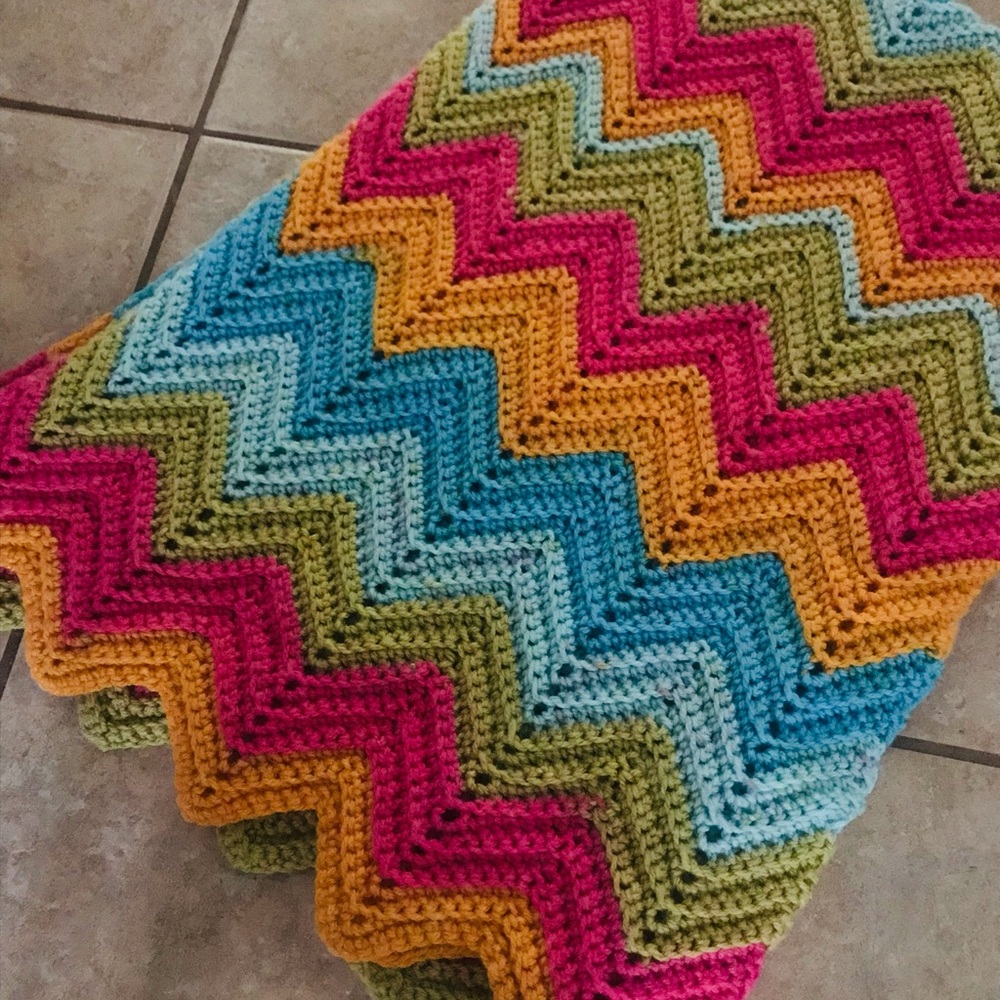 Crochet crib blanket